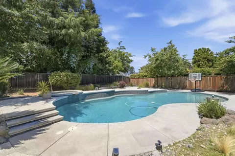 Exterior - 2399 Anita Ct, Tracy, CA 95304 photo 6 of 7
