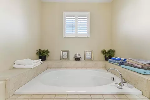Bath - 2399 Anita Ct, Tracy, CA 95304 photo 2 of 3