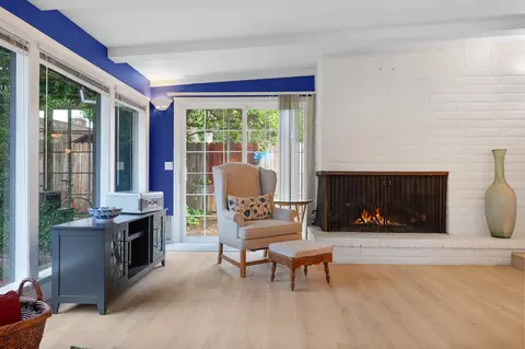 Living - 125 Carson Ave, Auburn, CA 95603 photo 3 of 8