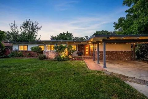 125 Carson Ave, Auburn, CA 95603