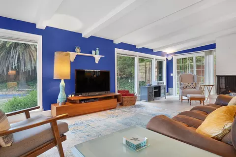 Living - 125 Carson Ave, Auburn, CA 95603 photo 1 of 8