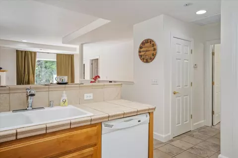 Kitchen - 291 Fairway Village Dr, Murphys, CA 95247 photo 3 of 3
