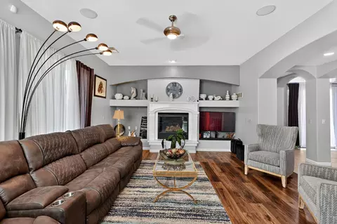 Living - 8815 Laguna, Chowchilla, CA 93610 photo 3 of 3