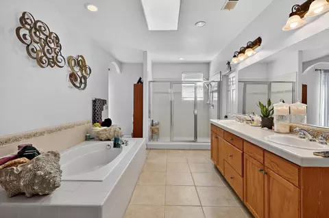 Bath - 8815 Laguna, Chowchilla, CA 93610 photo 6 of 8