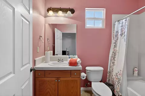 Bath - 8815 Laguna, Chowchilla, CA 93610 photo 7 of 8