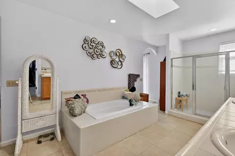 Bath - 8815 Laguna, Chowchilla, CA 93610 photo 5 of 8