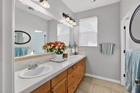 Bath - 8815 Laguna, Chowchilla, CA 93610 photo 2 of 8