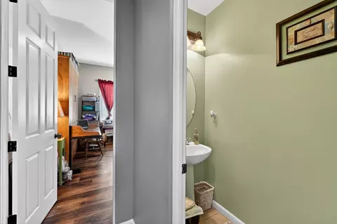 Entry Way - 8815 Laguna, Chowchilla, CA 93610 photo 3 of 8