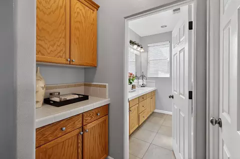 Entry Way - 8815 Laguna, Chowchilla, CA 93610 photo 6 of 8