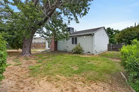 Exterior - 6013 Ellerslee Dr, Carmichael, CA 95608 photo 7 of 8