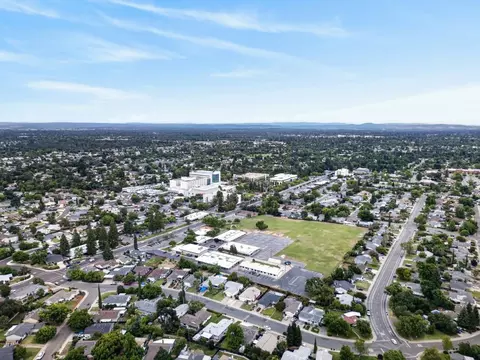 View/Area - 6013 Ellerslee Dr, Carmichael, CA 95608 photo 5 of 6