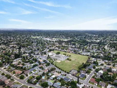 View/Area - 6013 Ellerslee Dr, Carmichael, CA 95608 photo 6 of 6