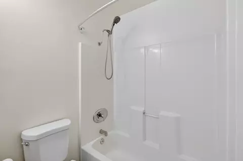 Bath - 6013 Ellerslee Dr, Carmichael, CA 95608 photo 2 of 5