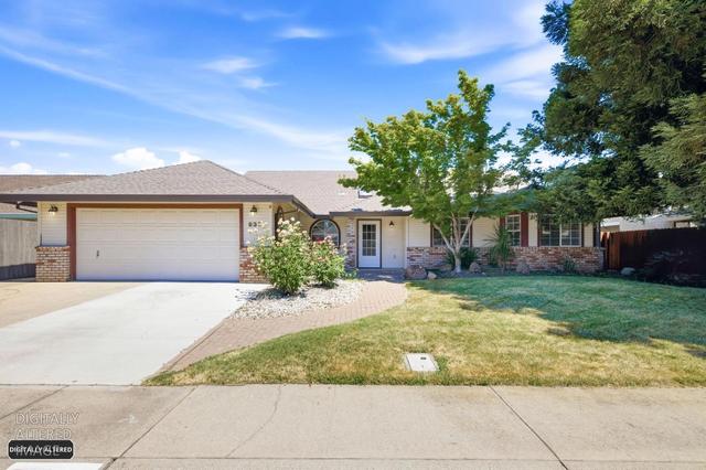 937 N Point Dr, Yuba City, CA 95991