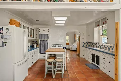 Kitchen - 2020 Alexander Ln, Placerville, CA 95667 photo 6 of 8