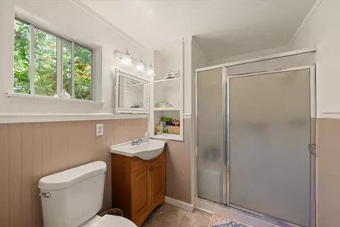 Bath - 2020 Alexander Ln, Placerville, CA 95667 photo 1 of 2