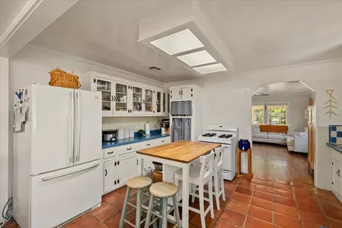 Kitchen - 2020 Alexander Ln, Placerville, CA 95667 photo 4 of 8