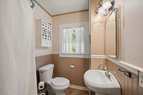 Bath - 2020 Alexander Ln, Placerville, CA 95667 photo 2 of 2