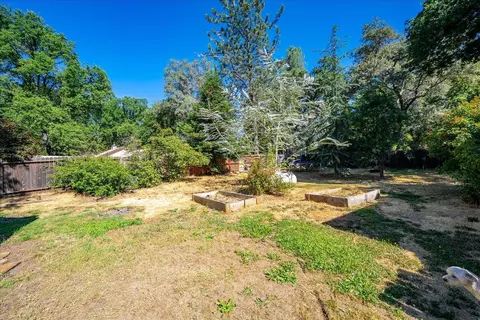 Exterior - 2020 Alexander Ln, Placerville, CA 95667 photo 11 of 34