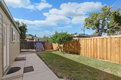 Exterior - 209 6th St, Galt, CA 95632 photo 12 of 13