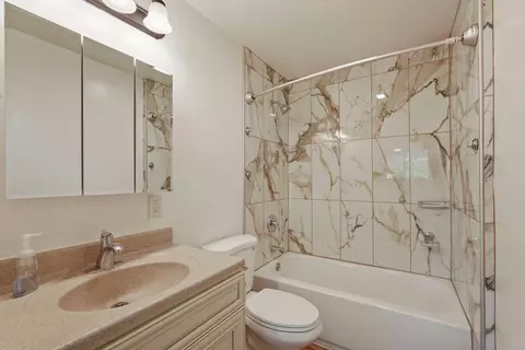 Bath - 209 6th St, Galt, CA 95632 photo 1 of 1