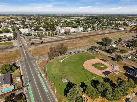 View/Area - 209 6th St, Galt, CA 95632 photo 13 of 24