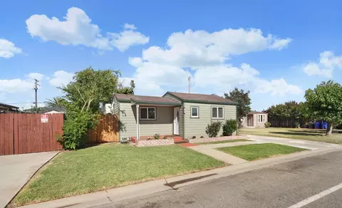Exterior - 209 6th St, Galt, CA 95632 photo 6 of 13