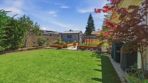 Exterior - 445 Northgate Dr, Manteca, CA 95336 photo 9 of 13