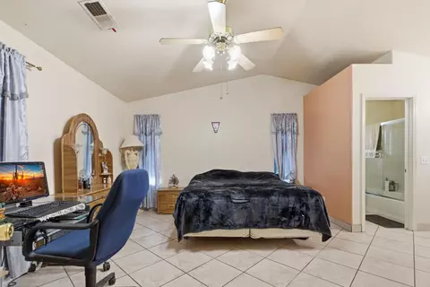 Bedroom - 237 Yosemite Meadows Dr, Modesto, CA 95357 photo 1 of 3