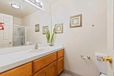 Bath - 237 Yosemite Meadows Dr, Modesto, CA 95357 photo 1 of 3