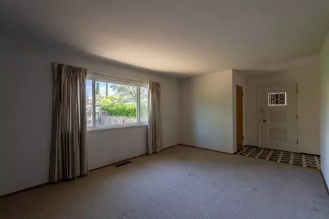 Living - 170 Ginger Dr, Auburn, CA 95603 photo 3 of 3