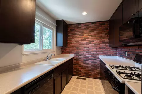 Kitchen - 170 Ginger Dr, Auburn, CA 95603 photo 5 of 5