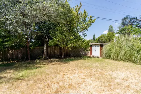 Exterior - 170 Ginger Dr, Auburn, CA 95603 photo 5 of 12
