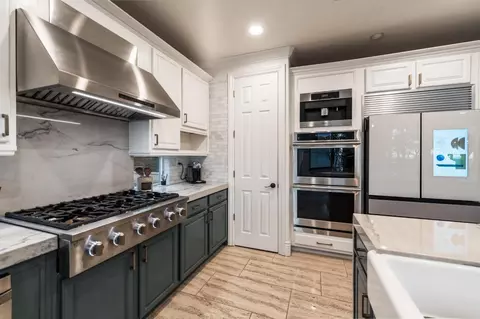 Kitchen - 4541 Longview Dr, Rocklin, CA 95677 photo 5 of 9