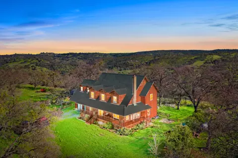 8251 Buffalo Ridge Rd, Ione, CA 95640