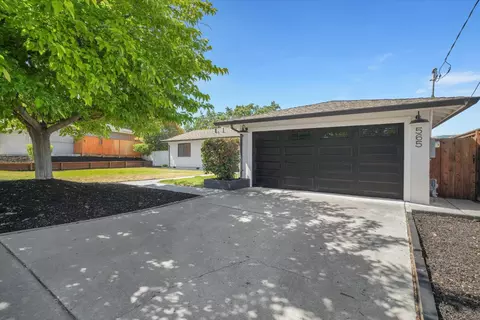 Exterior - 565 E Angela St, Pleasanton, CA 94566 photo 1 of 6