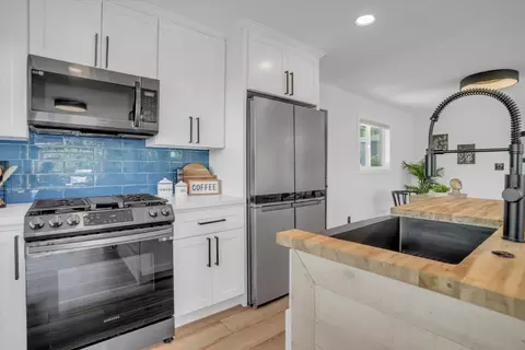 Kitchen - 565 E Angela St, Pleasanton, CA 94566 photo 4 of 5