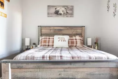 Bedroom - 33840 Upper Leland Rd #B, Pinecrest, CA 95364 photo 2 of 4
