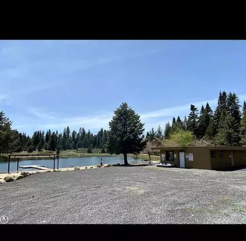 Exterior - 33840 Upper Leland Rd #B, Pinecrest, CA 95364 photo 5 of 6