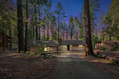 2900 Shady Ln, Pollock Pines, CA 95726