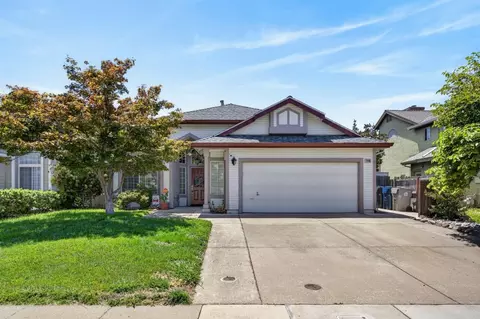 6906 Hollybrook Dr, Sacramento, CA 95823