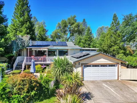 11131 Lakeshore N, Auburn, CA 95602