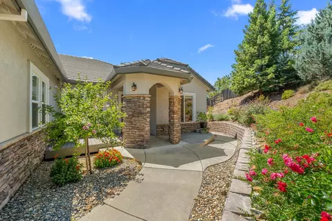 553 Crazy Horse Ct, Cameron Park, CA 95682