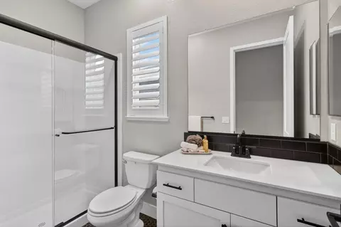 Bath - 1649 Donner Ln, Lincoln, CA 95648 photo 7 of 11