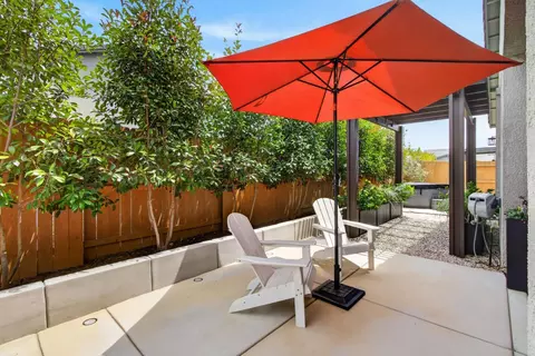 Exterior - 1649 Donner Ln, Lincoln, CA 95648 photo 6 of 7