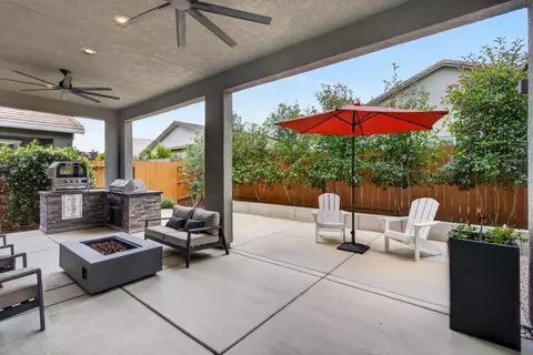 Exterior - 1649 Donner Ln, Lincoln, CA 95648 photo 4 of 7