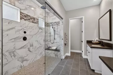 Bath - 1649 Donner Ln, Lincoln, CA 95648 photo 5 of 11