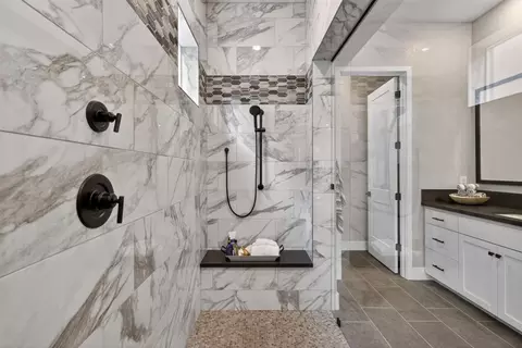 Bath - 1649 Donner Ln, Lincoln, CA 95648 photo 6 of 11