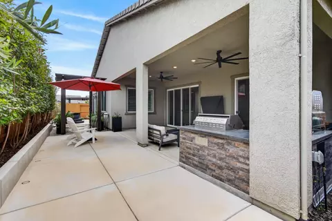 Exterior - 1649 Donner Ln, Lincoln, CA 95648 photo 5 of 7