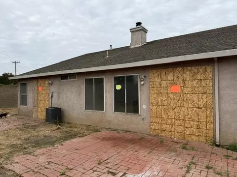 Exterior - 1299 Moonlight Dr, Ceres, CA 95307 photo 5 of 7